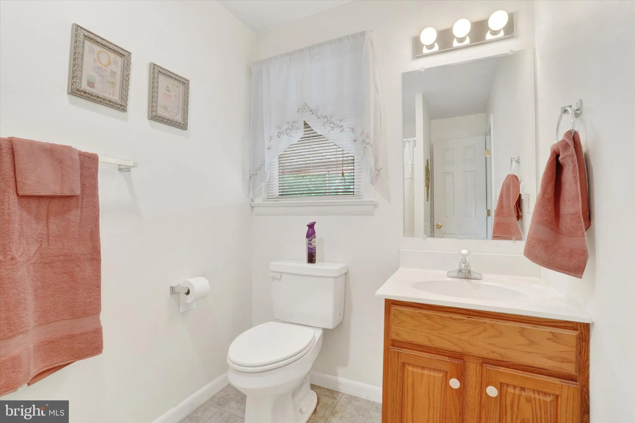 York, Pennsylvania 17408, United States, 3 Bedrooms Bedrooms, ,2 BathroomsBathrooms,Residential,Pending,215916