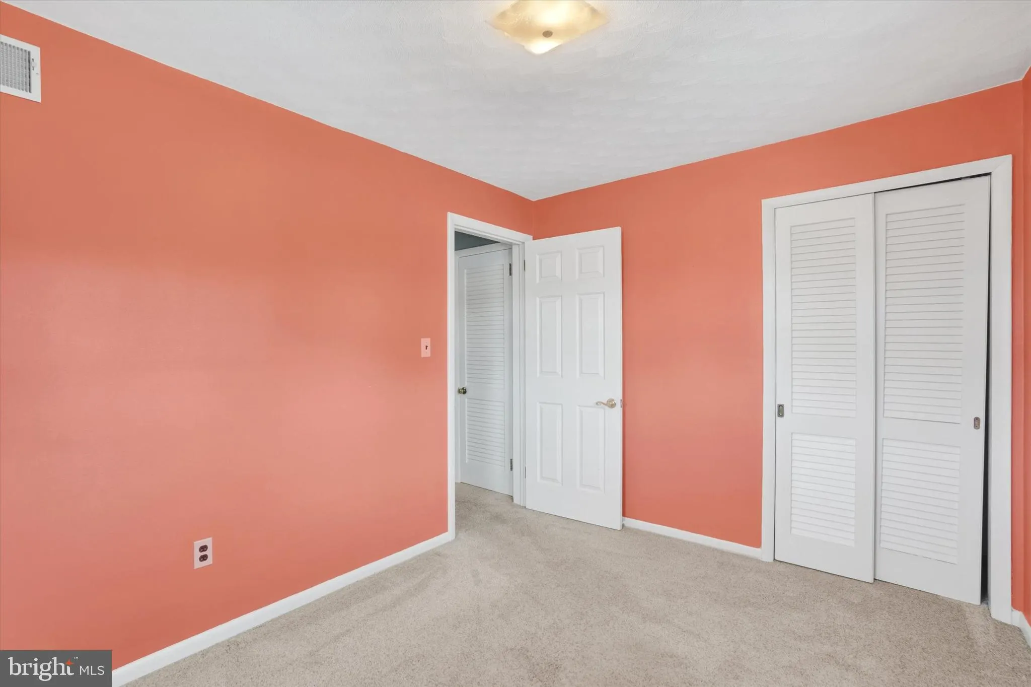 York, Pennsylvania 17408, United States, 3 Bedrooms Bedrooms, ,2 BathroomsBathrooms,Residential,Pending,215916