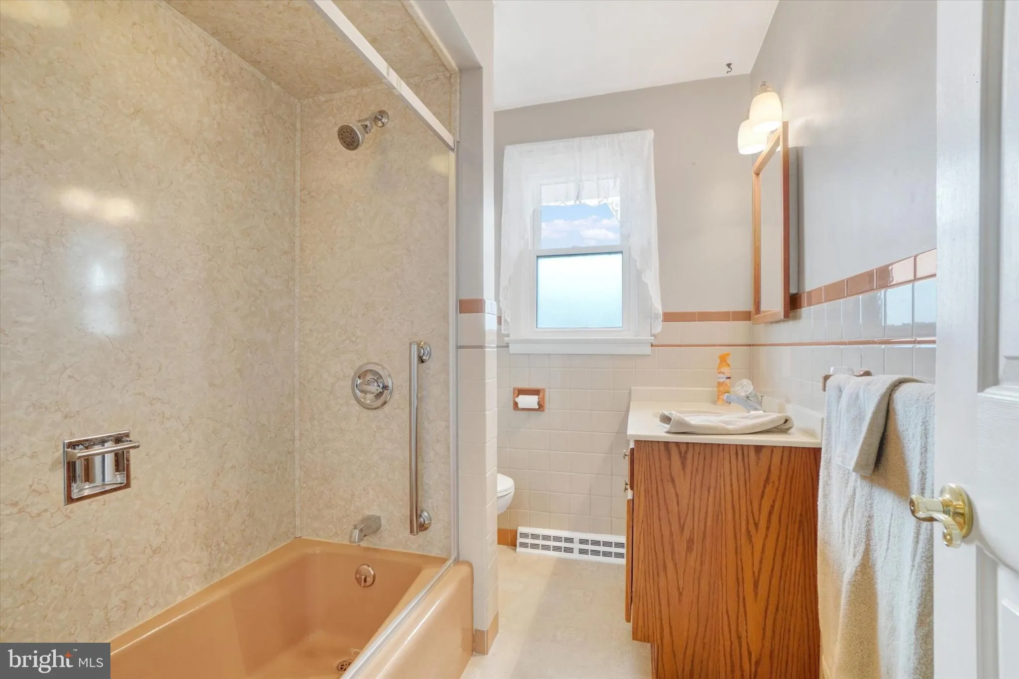 York, Pennsylvania 17408, United States, 3 Bedrooms Bedrooms, ,2 BathroomsBathrooms,Residential,Pending,215916