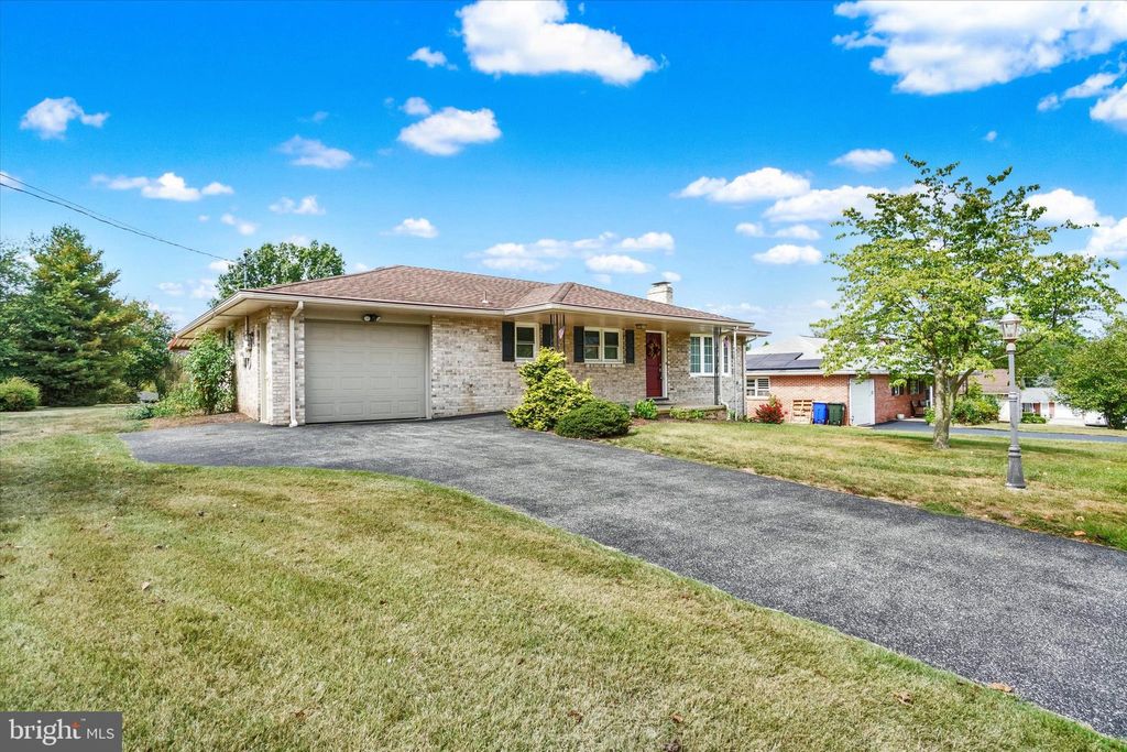 Photo of 2154 Derry Road, YORK, PA 17408 (MLS # PAYK2090624)