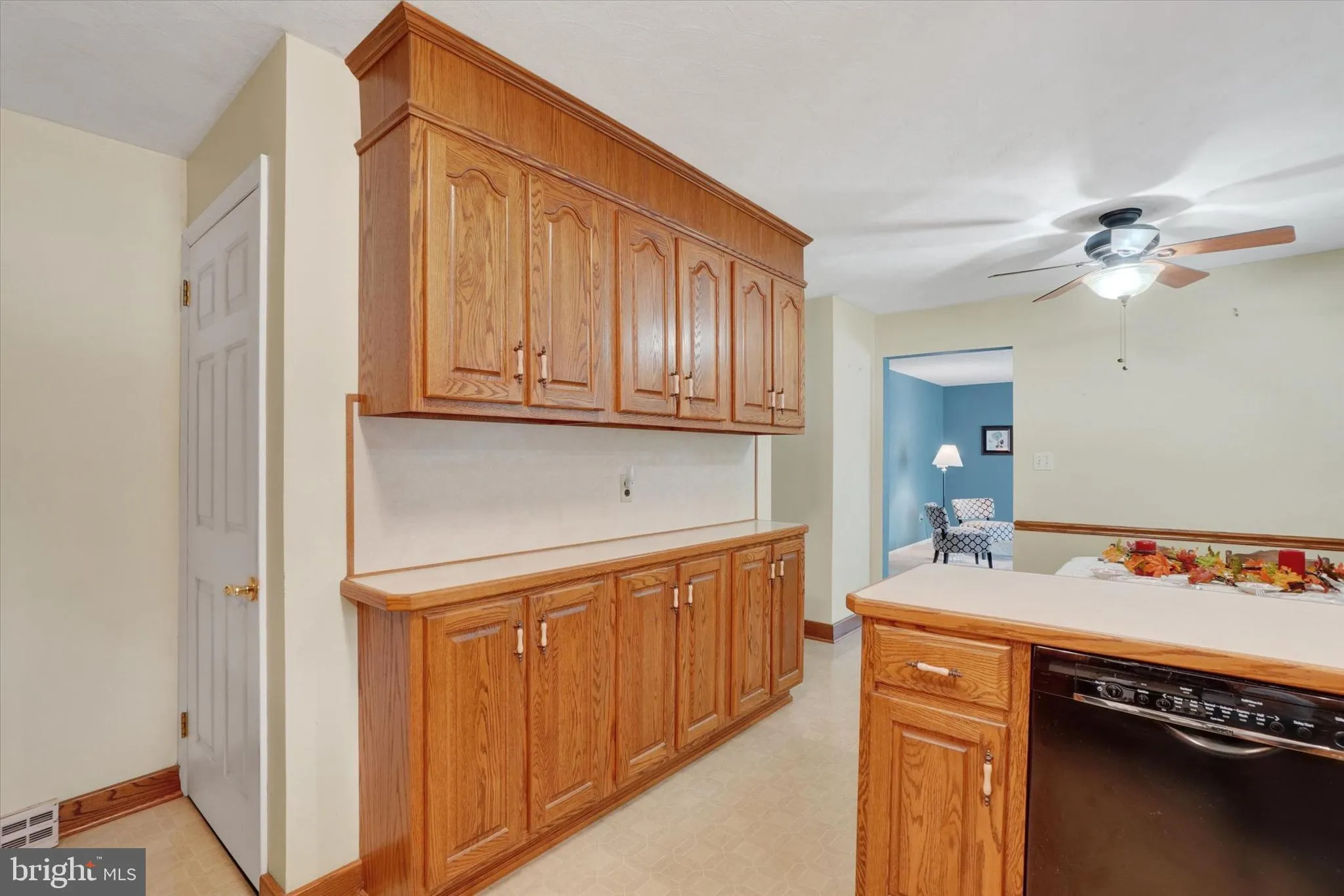 York, Pennsylvania 17408, United States, 3 Bedrooms Bedrooms, ,2 BathroomsBathrooms,Residential,Pending,215916