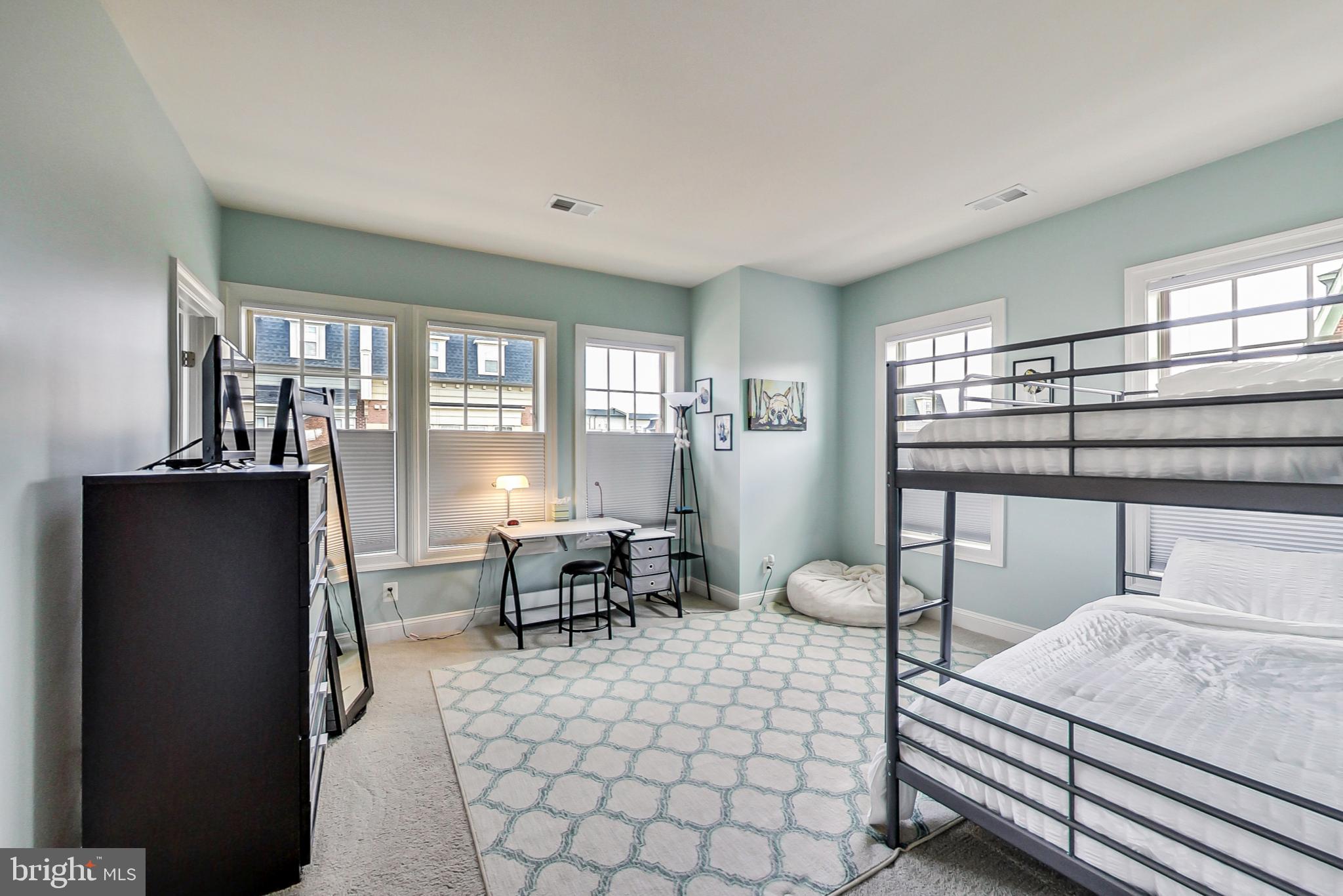 POTOMAC OVERLOOK - Residential