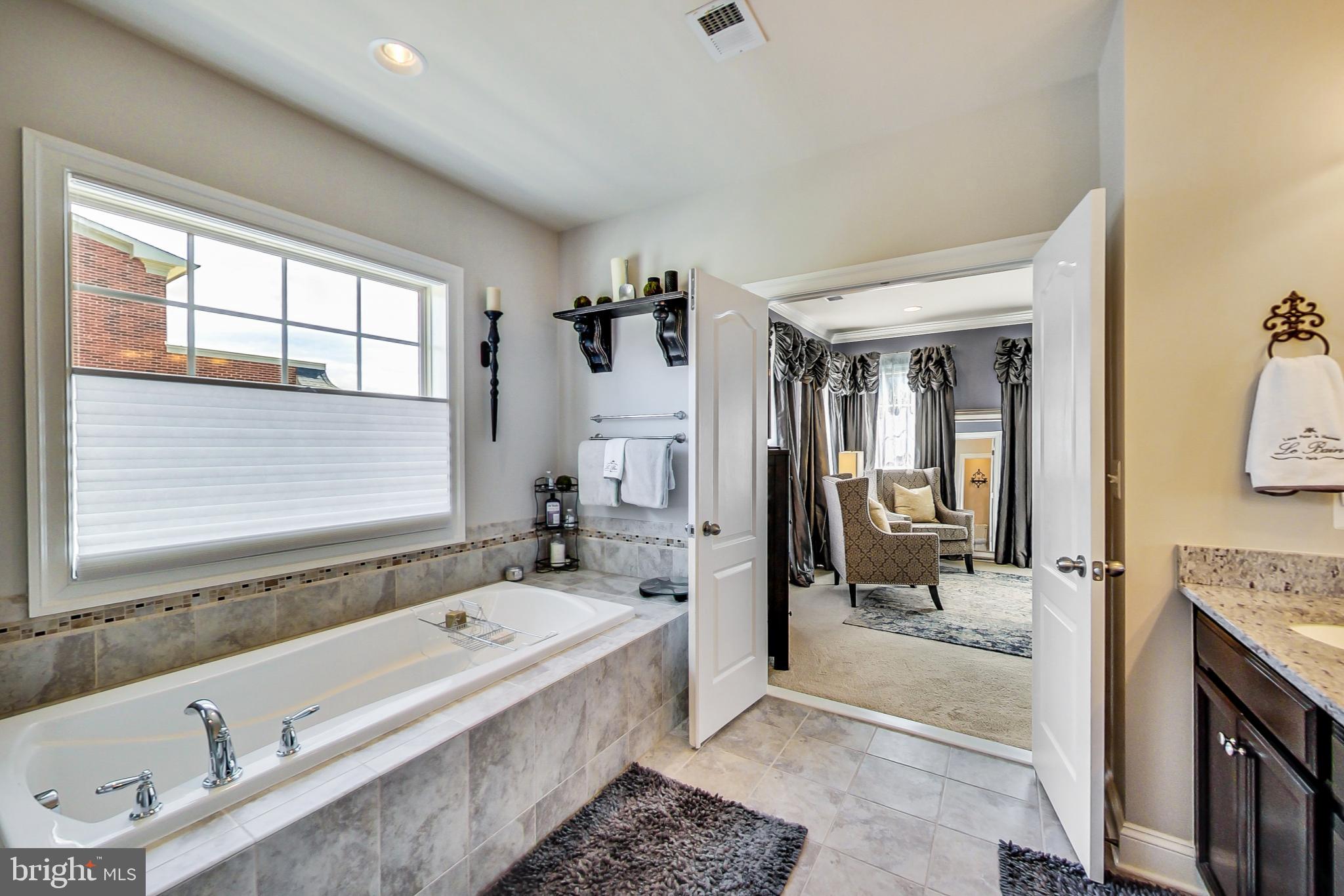 POTOMAC OVERLOOK - Residential