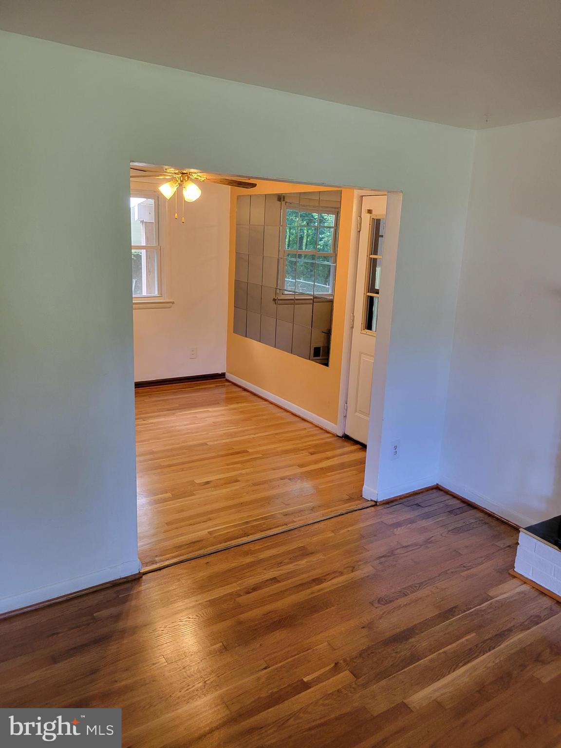 CHRIS MAR MANOR - Residential