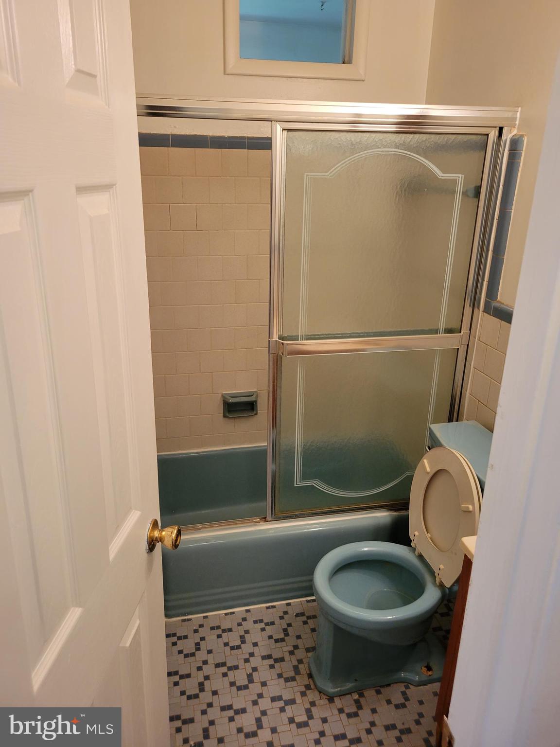 CHRIS MAR MANOR - Residential