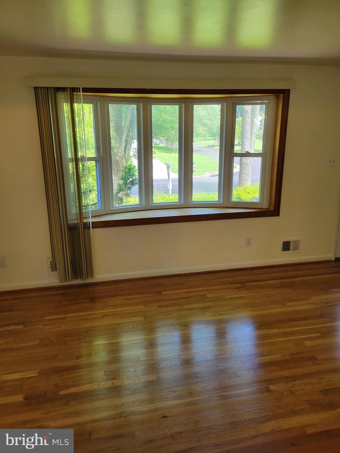 CHRIS MAR MANOR - Residential