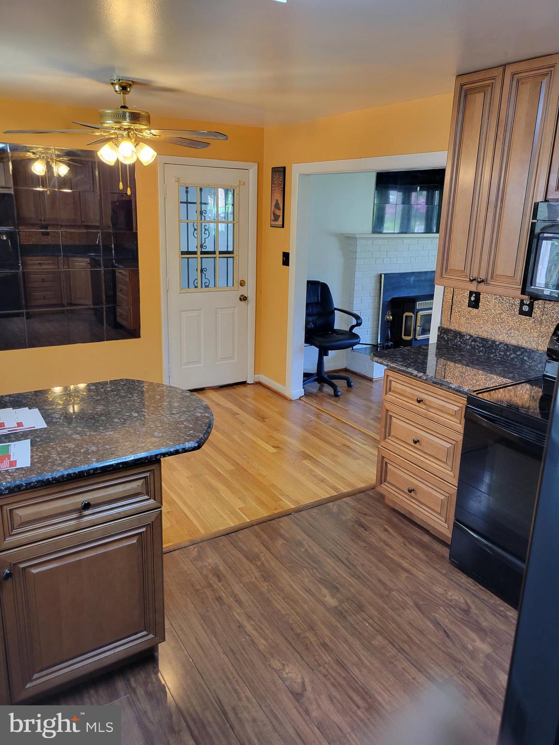 CHRIS MAR MANOR - Residential