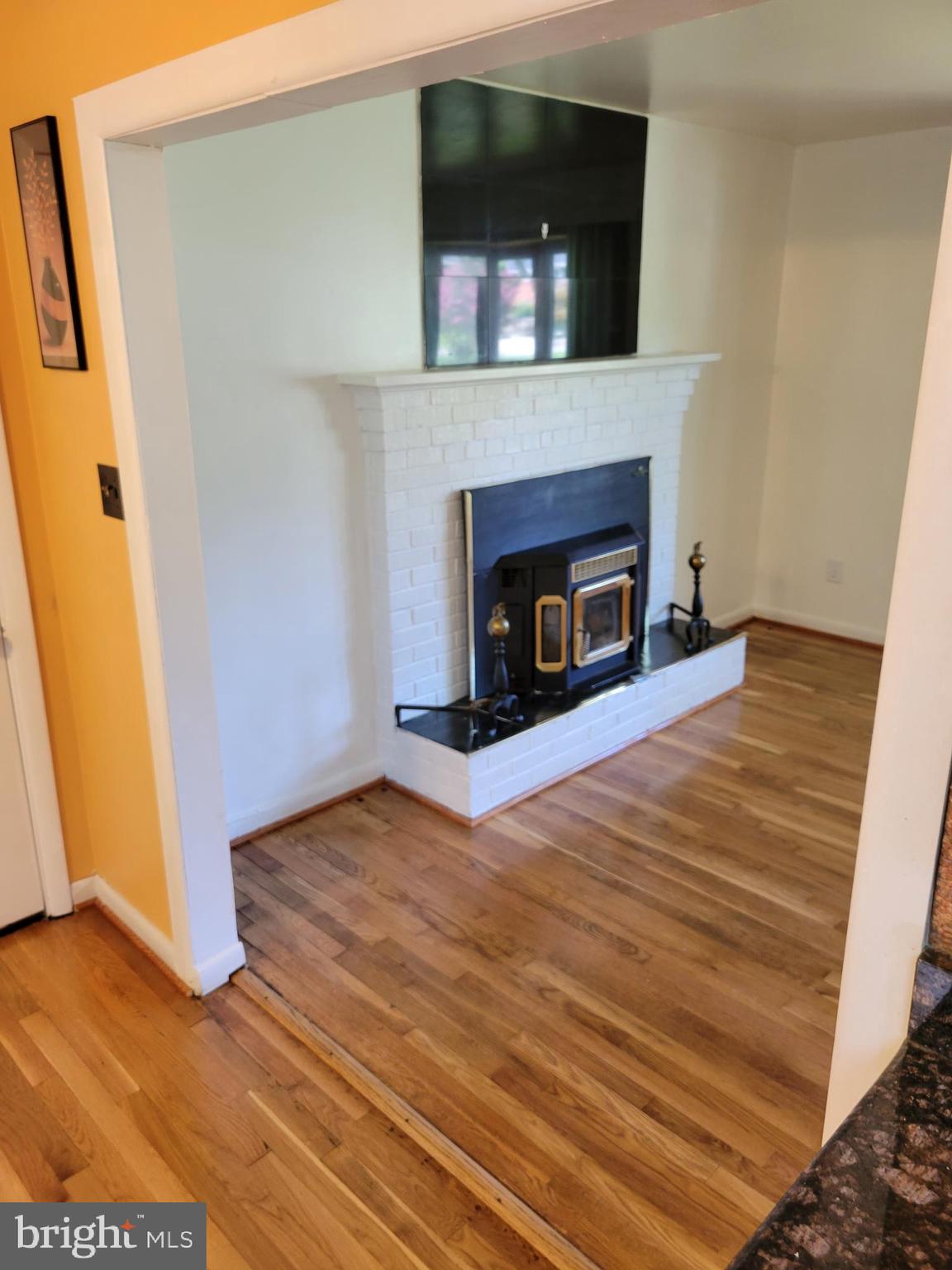 CHRIS MAR MANOR - Residential