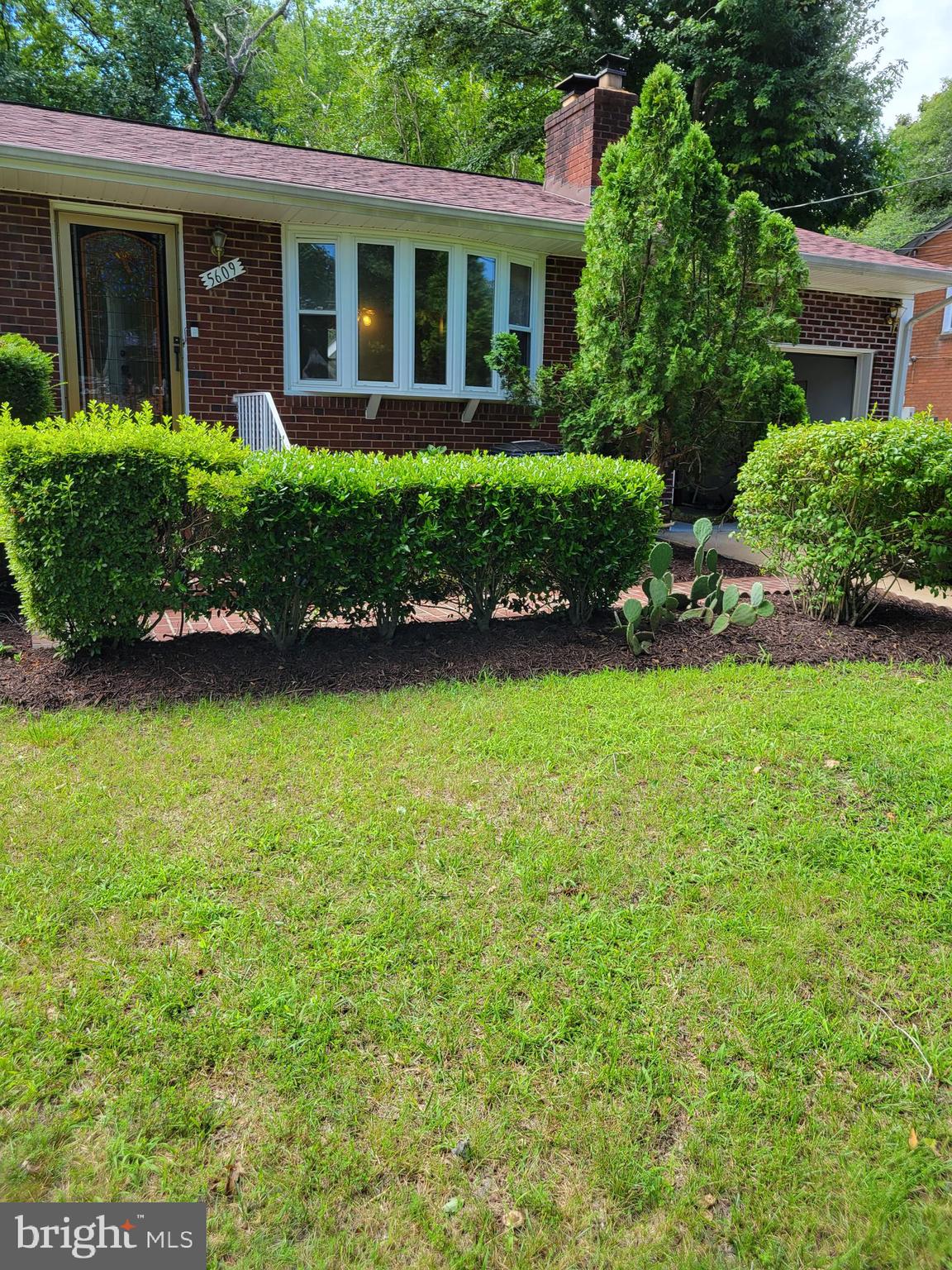 CHRIS MAR MANOR - Residential