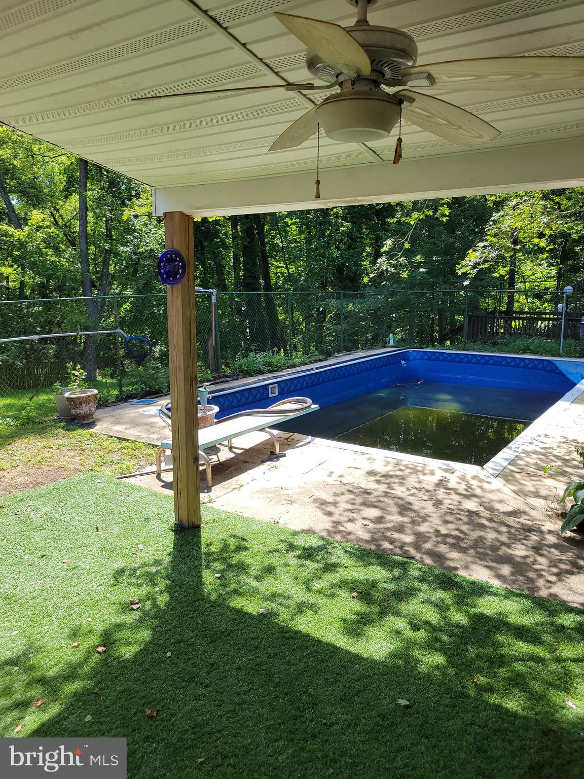 CHRIS MAR MANOR - Residential