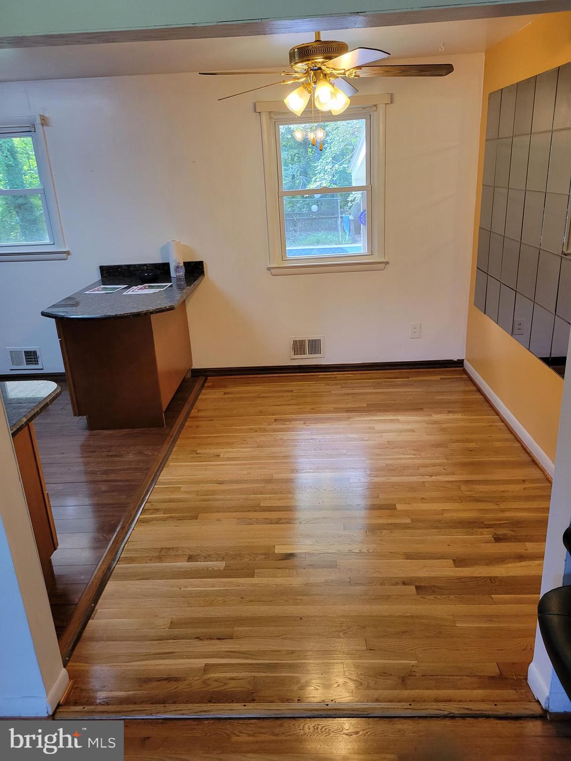 CHRIS MAR MANOR - Residential