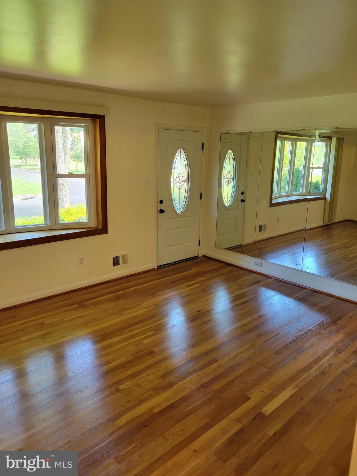 CHRIS MAR MANOR - Residential