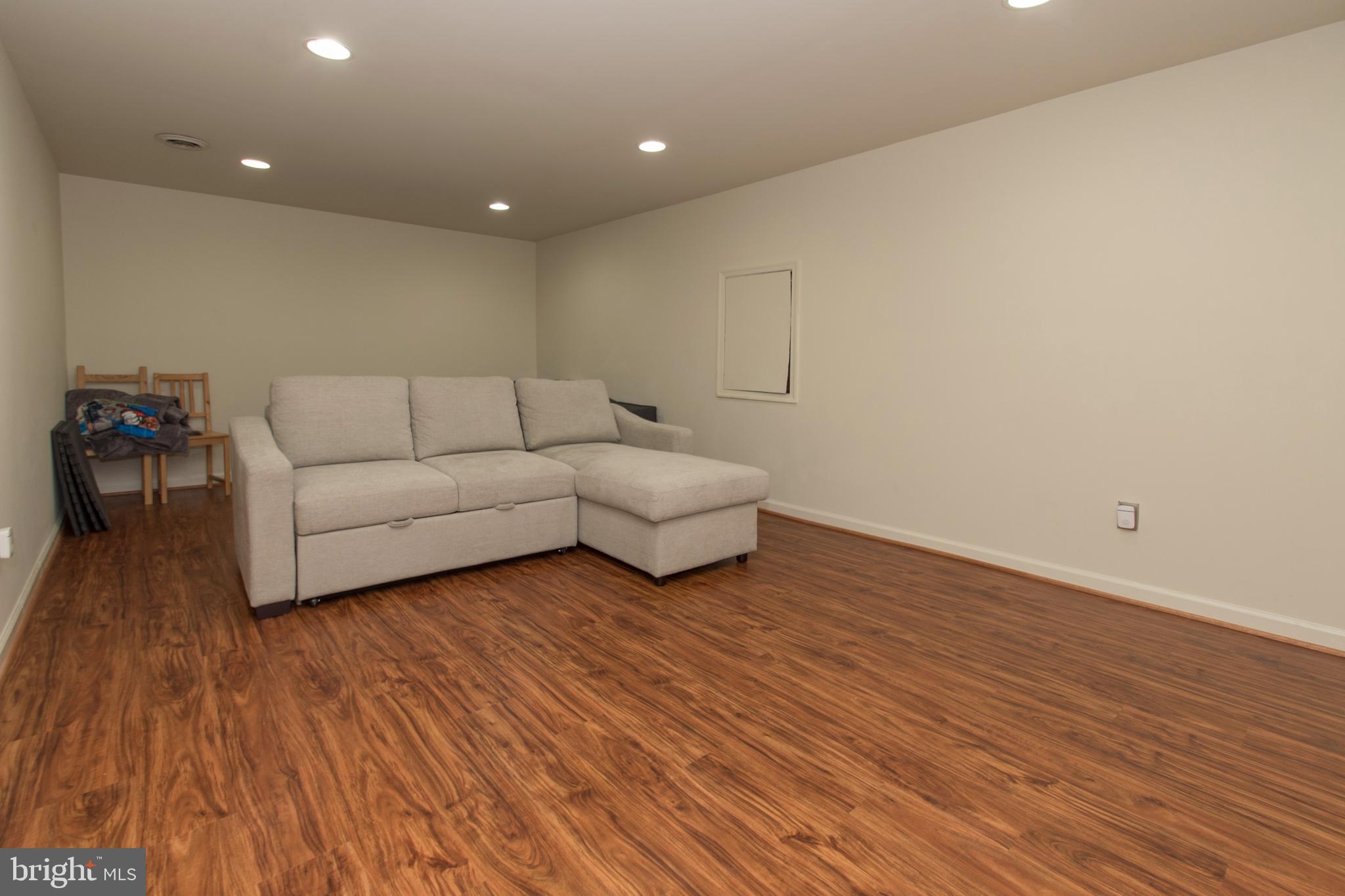 FALLSREACH - Residential Lease