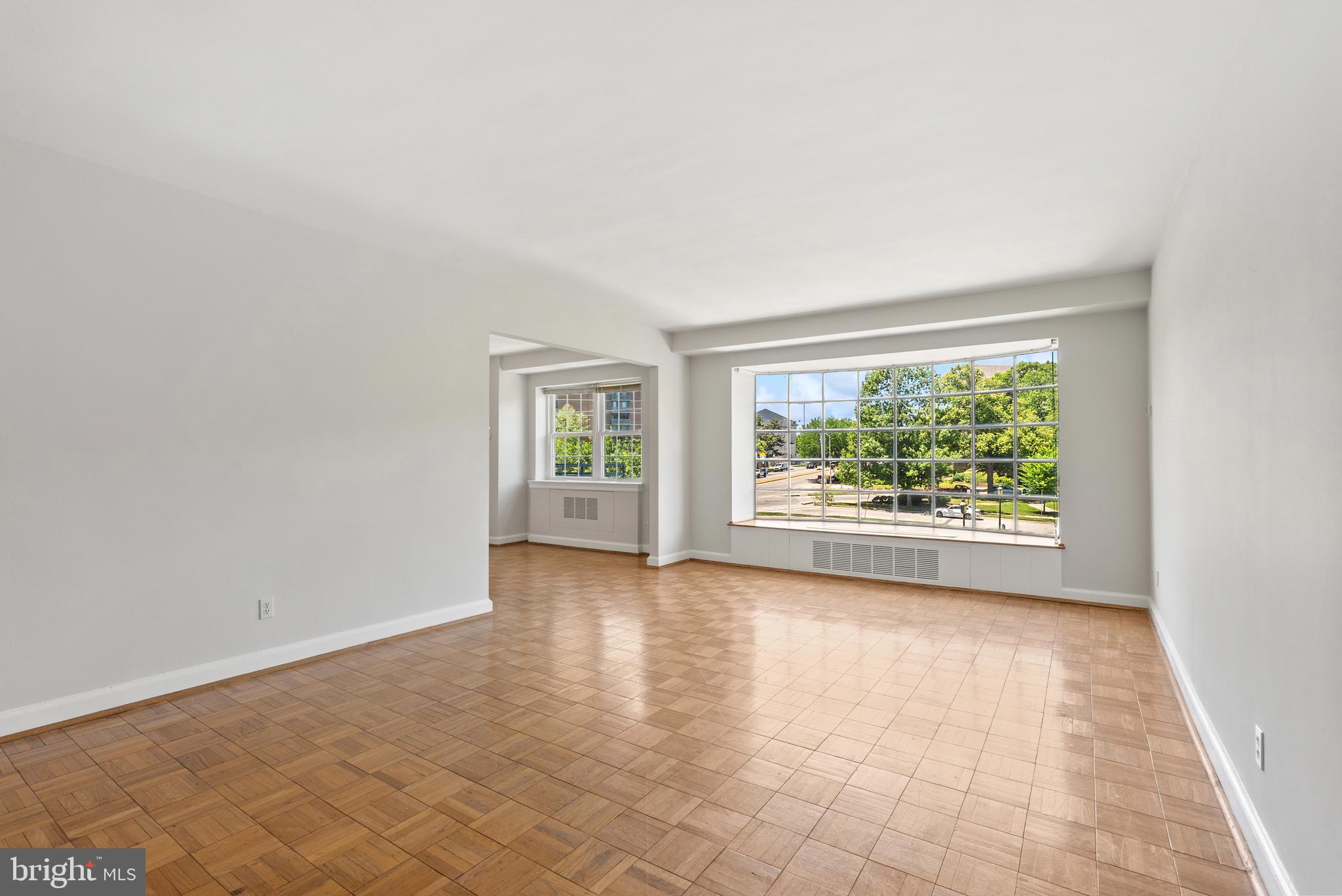 3601 GREENWAY 406