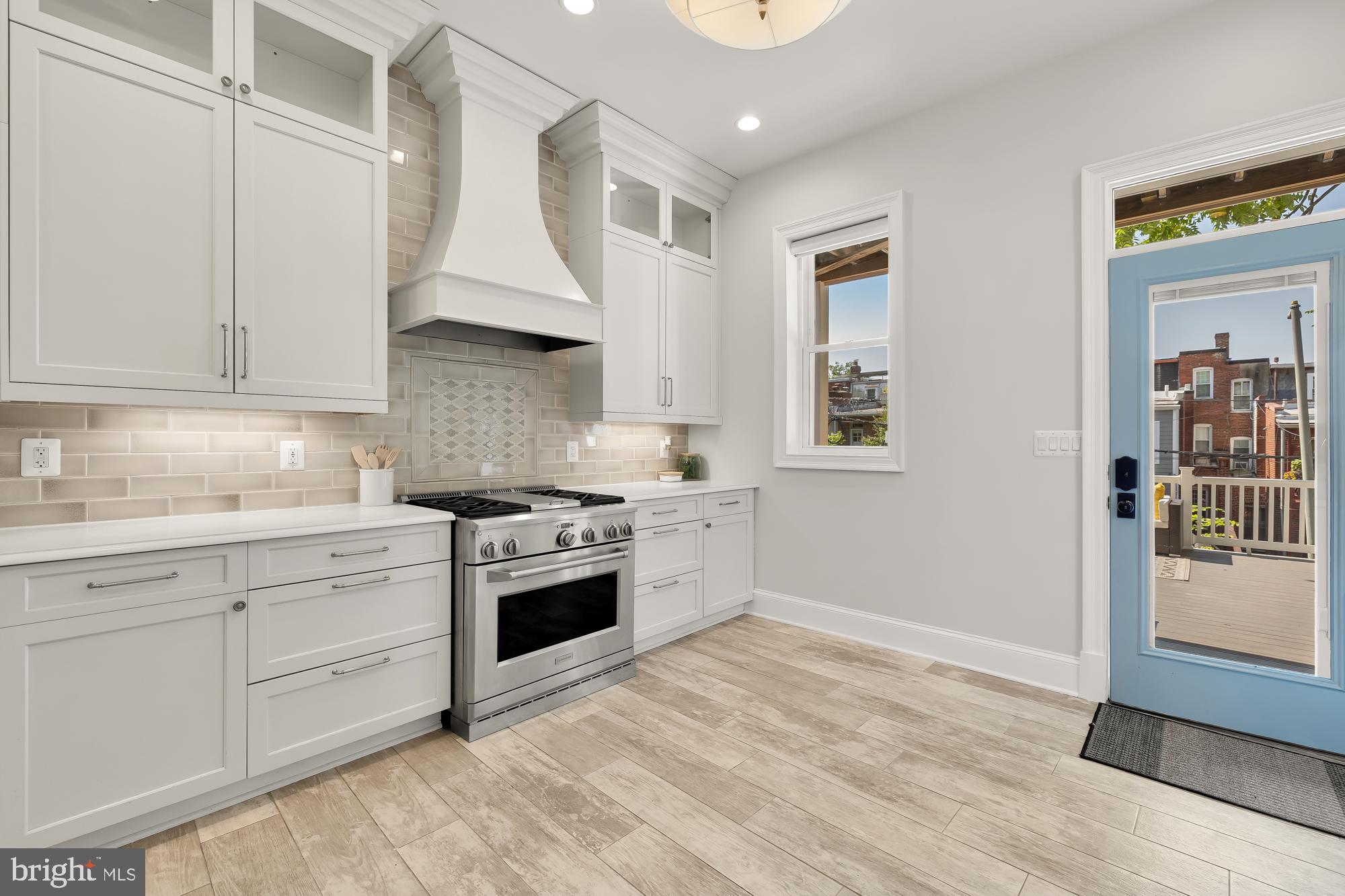 MOUNT PLEASANT - Residential