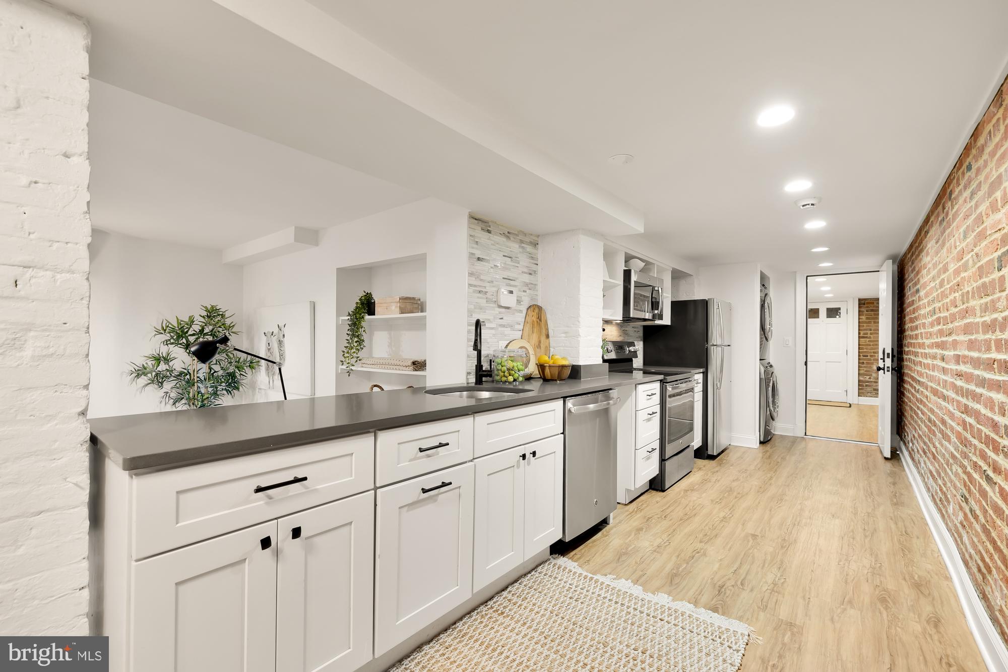 MOUNT PLEASANT - Residential