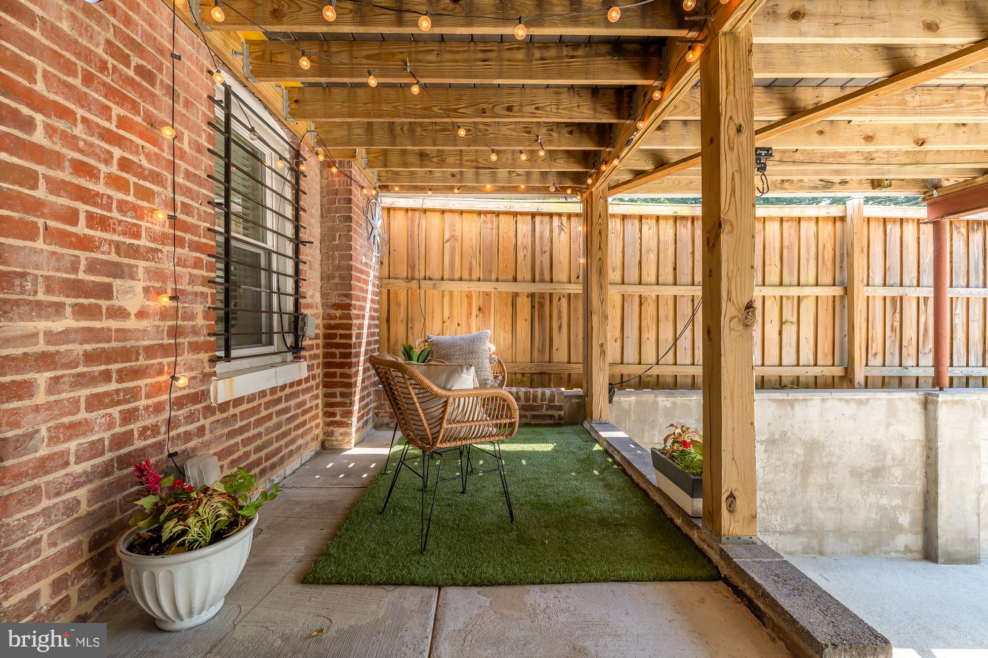 MOUNT PLEASANT - Residential