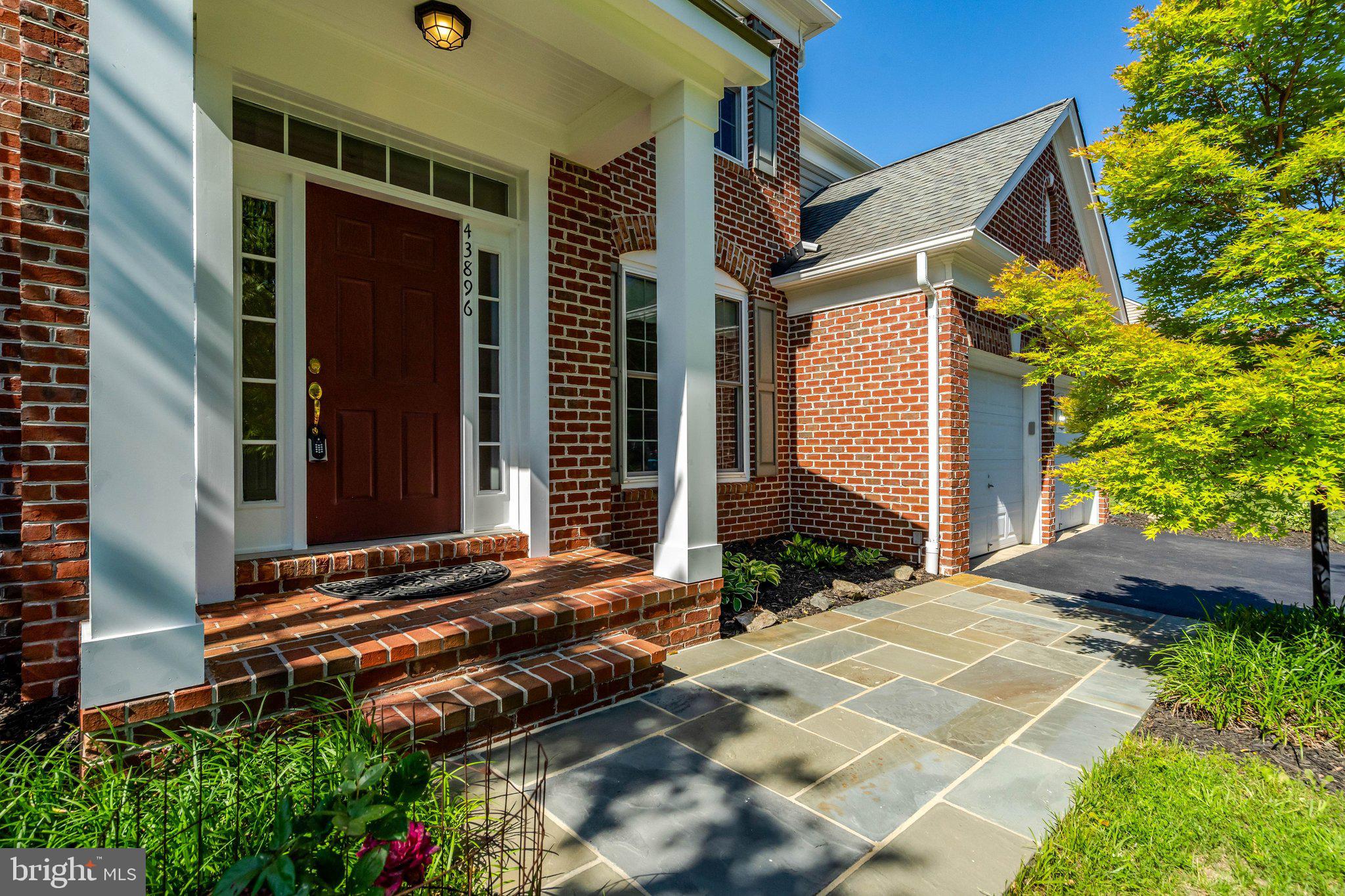 43896 CHURCHILL GLEN DRIVE