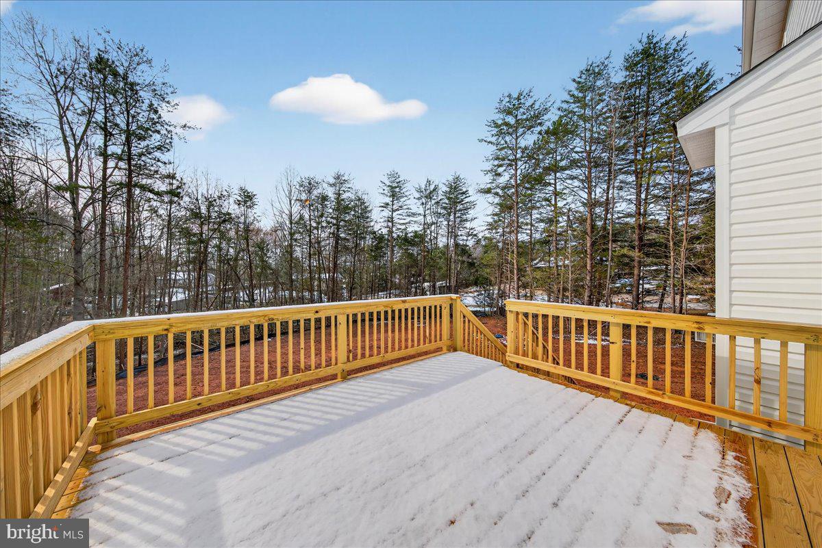 WILDWOOD ON LAKE ANNA - Residential