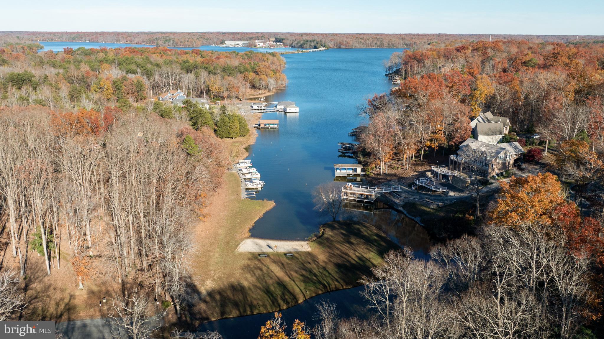 WILDWOOD ON LAKE ANNA - Residential