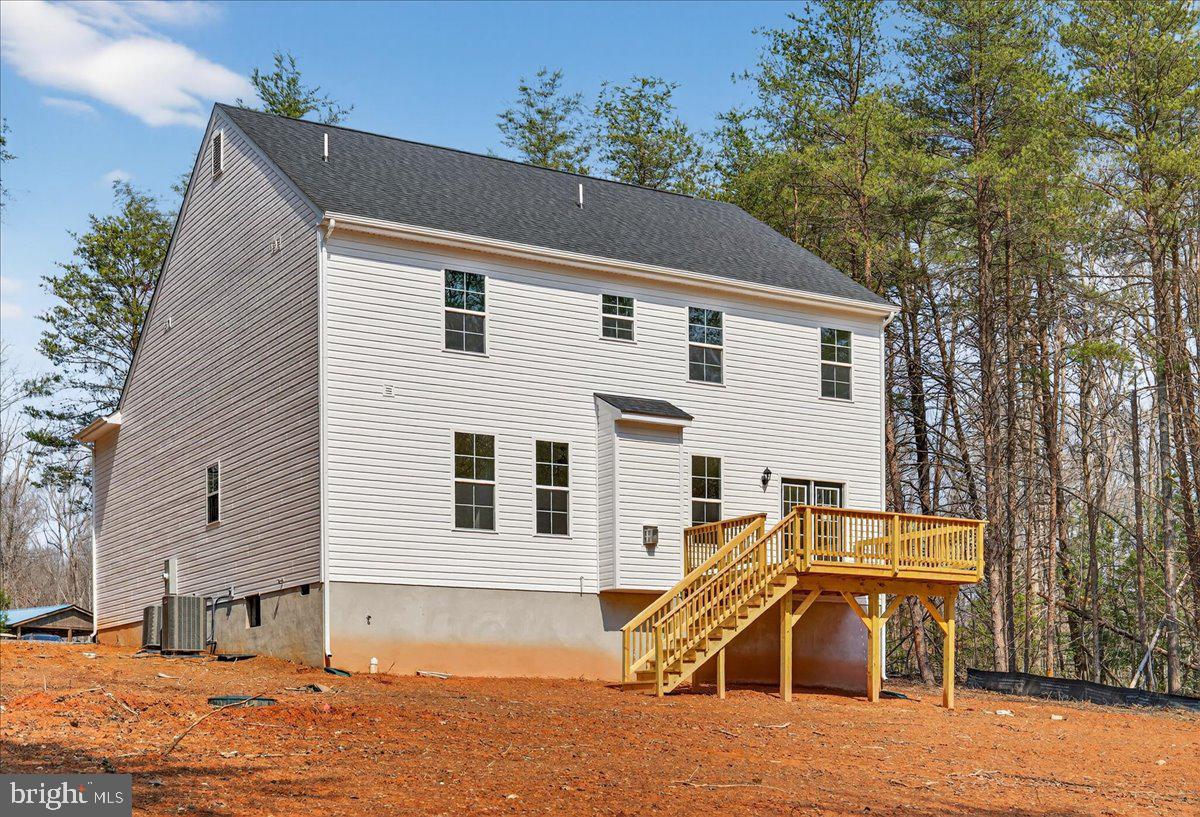 WILDWOOD ON LAKE ANNA - Residential