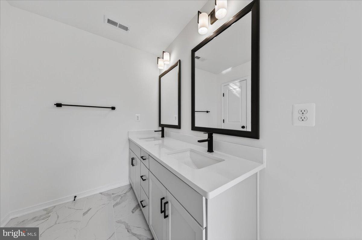 WILDWOOD ON LAKE ANNA - Residential