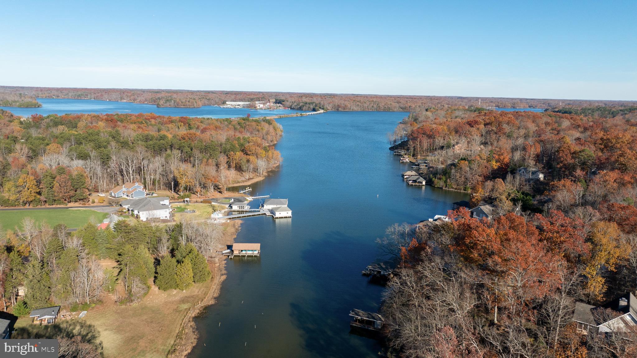 WILDWOOD ON LAKE ANNA - Residential