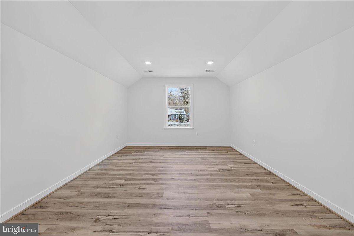 WILDWOOD ON LAKE ANNA - Residential