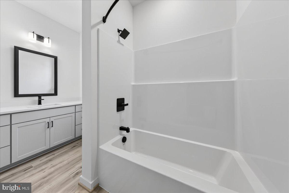 WILDWOOD ON LAKE ANNA - Residential