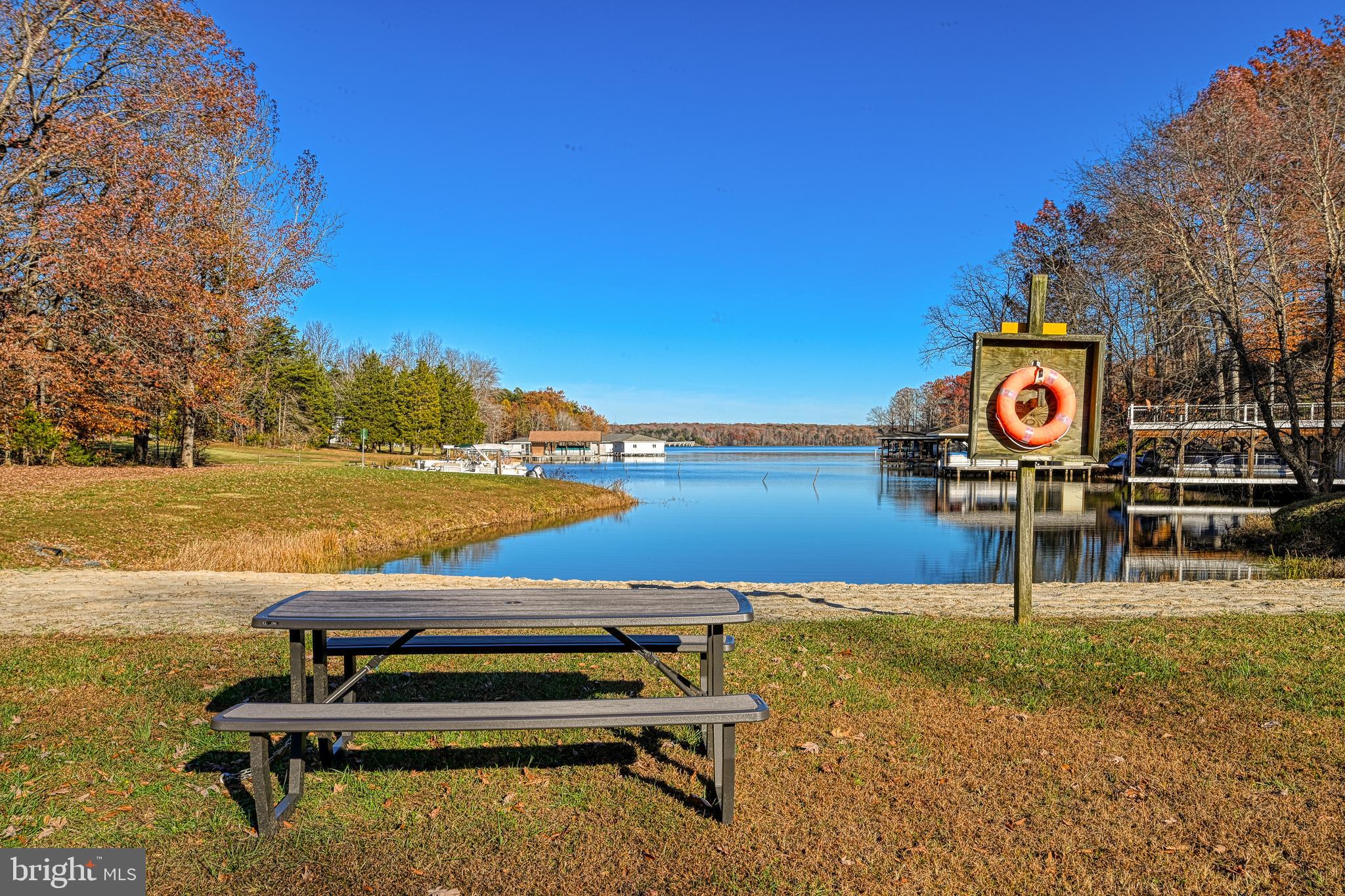 WILDWOOD ON LAKE ANNA - Residential