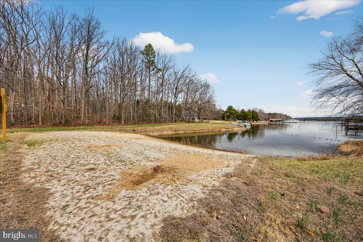 WILDWOOD ON LAKE ANNA - Residential
