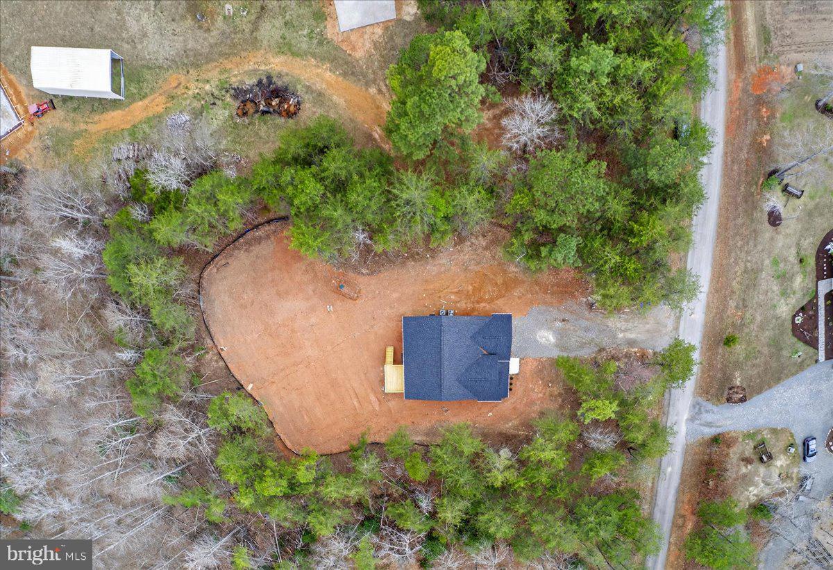 WILDWOOD ON LAKE ANNA - Residential