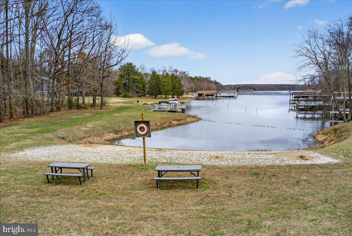 WILDWOOD ON LAKE ANNA - Residential