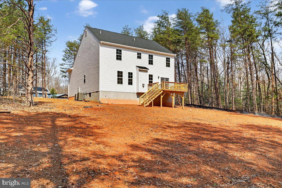 WILDWOOD ON LAKE ANNA - Residential