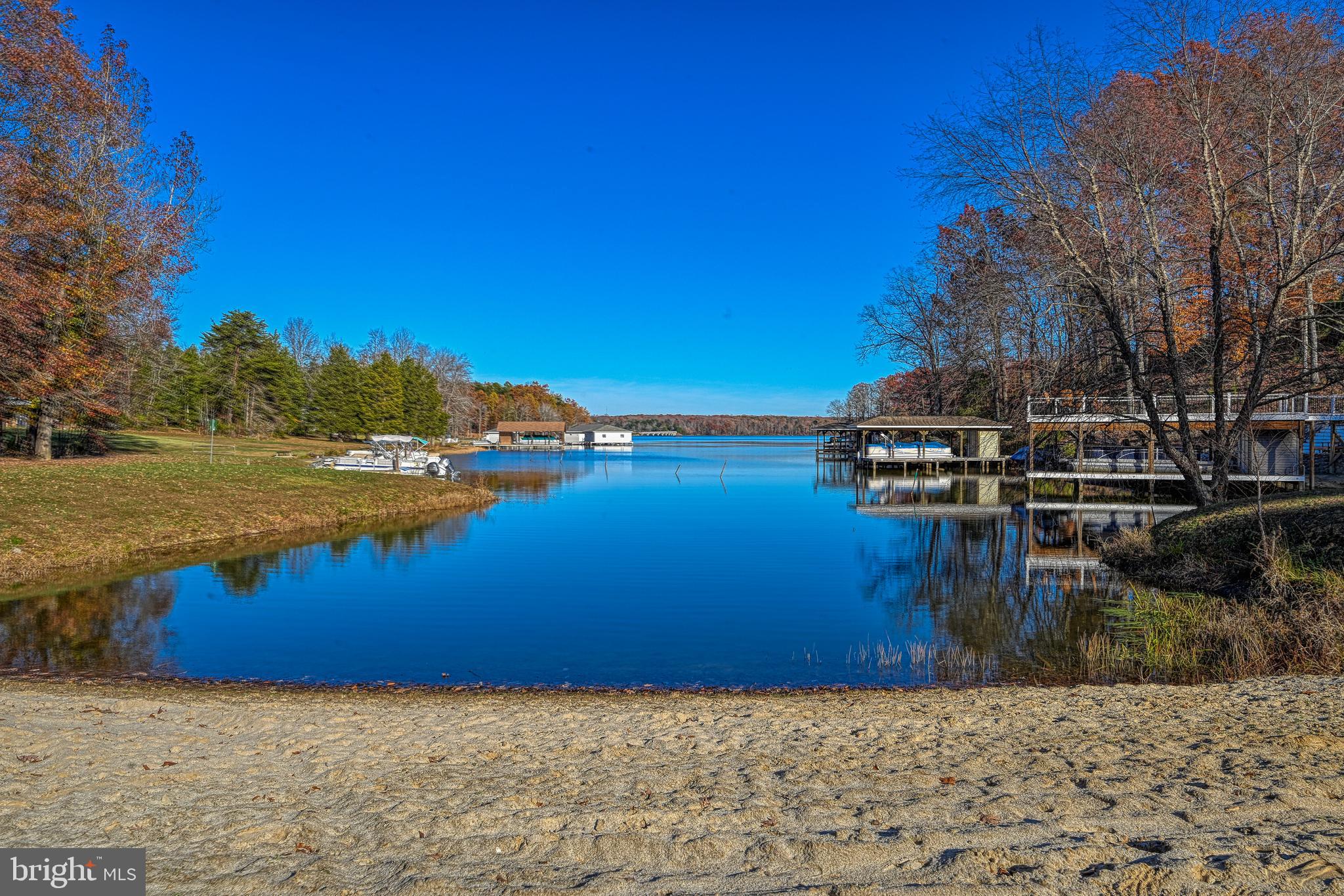 WILDWOOD ON LAKE ANNA - Residential