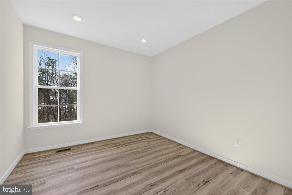 WILDWOOD ON LAKE ANNA - Residential