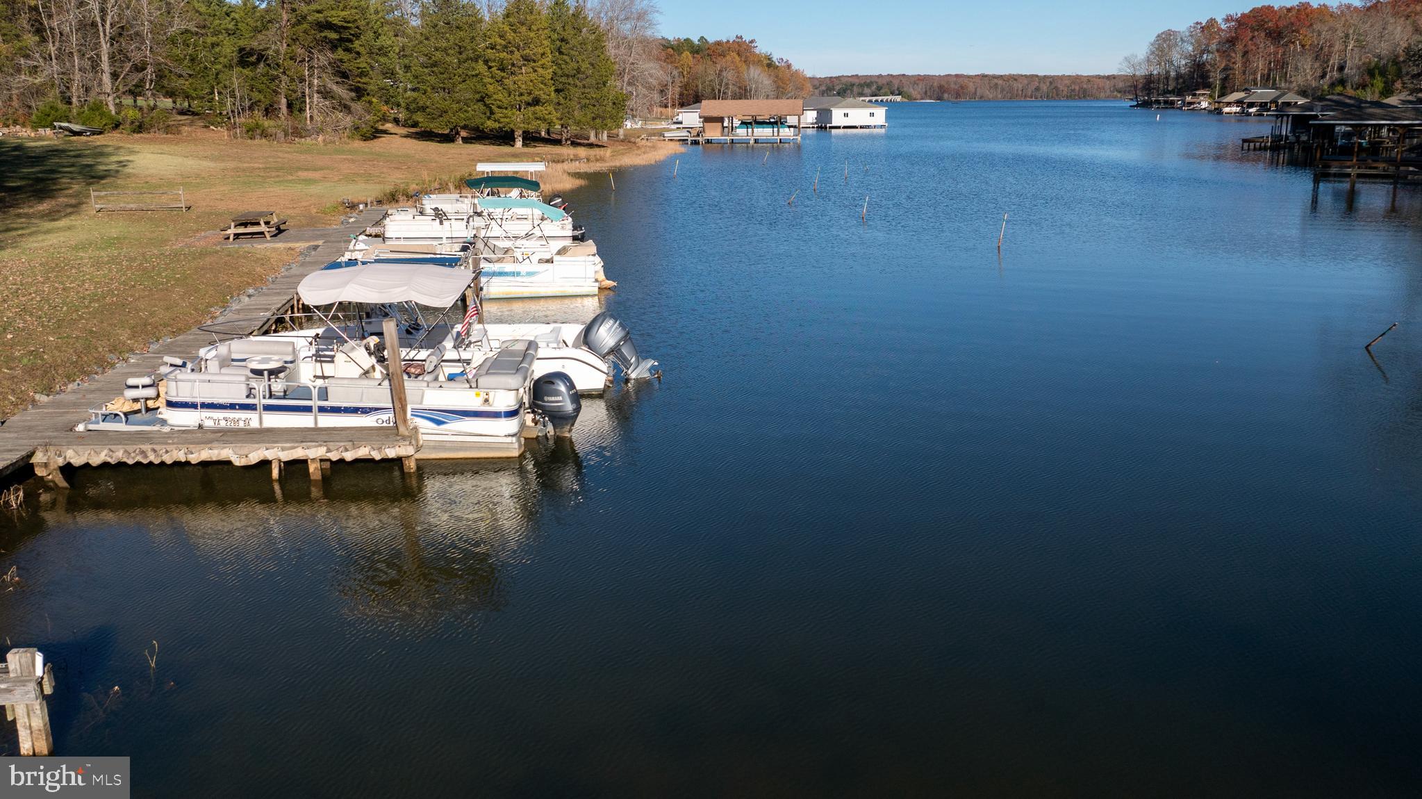 WILDWOOD ON LAKE ANNA - Residential