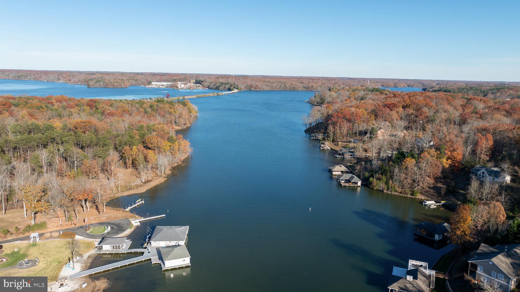 WILDWOOD ON LAKE ANNA - Residential
