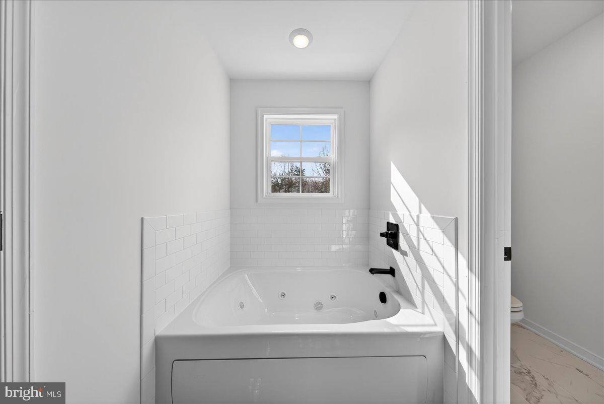 WILDWOOD ON LAKE ANNA - Residential