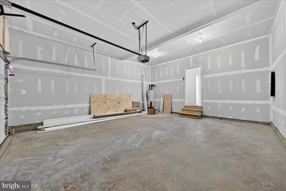 WILDWOOD ON LAKE ANNA - Residential