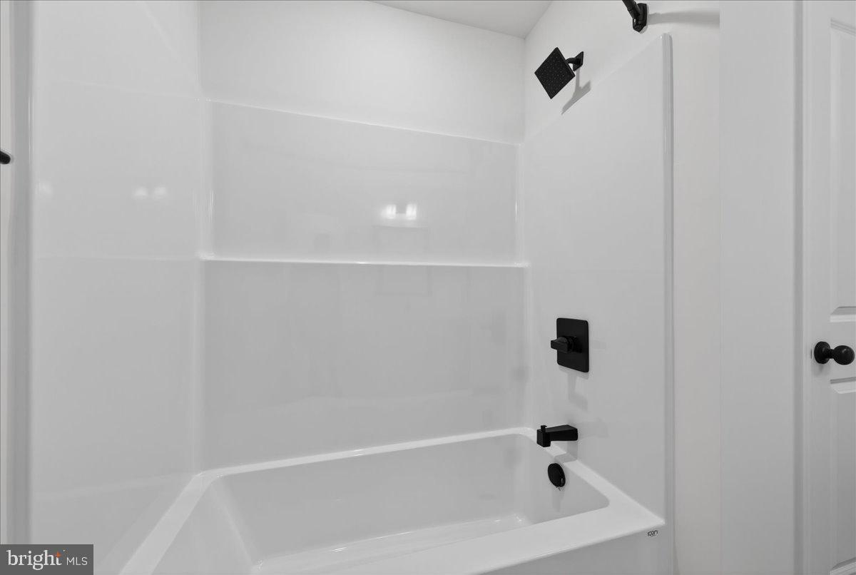 WILDWOOD ON LAKE ANNA - Residential