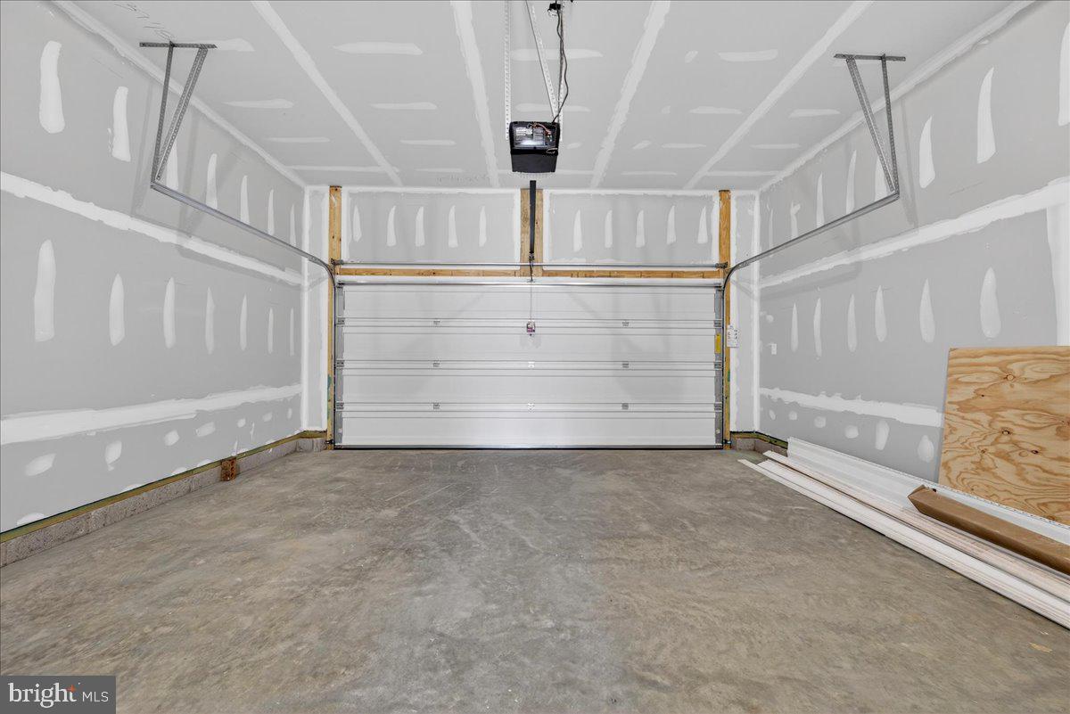 WILDWOOD ON LAKE ANNA - Residential