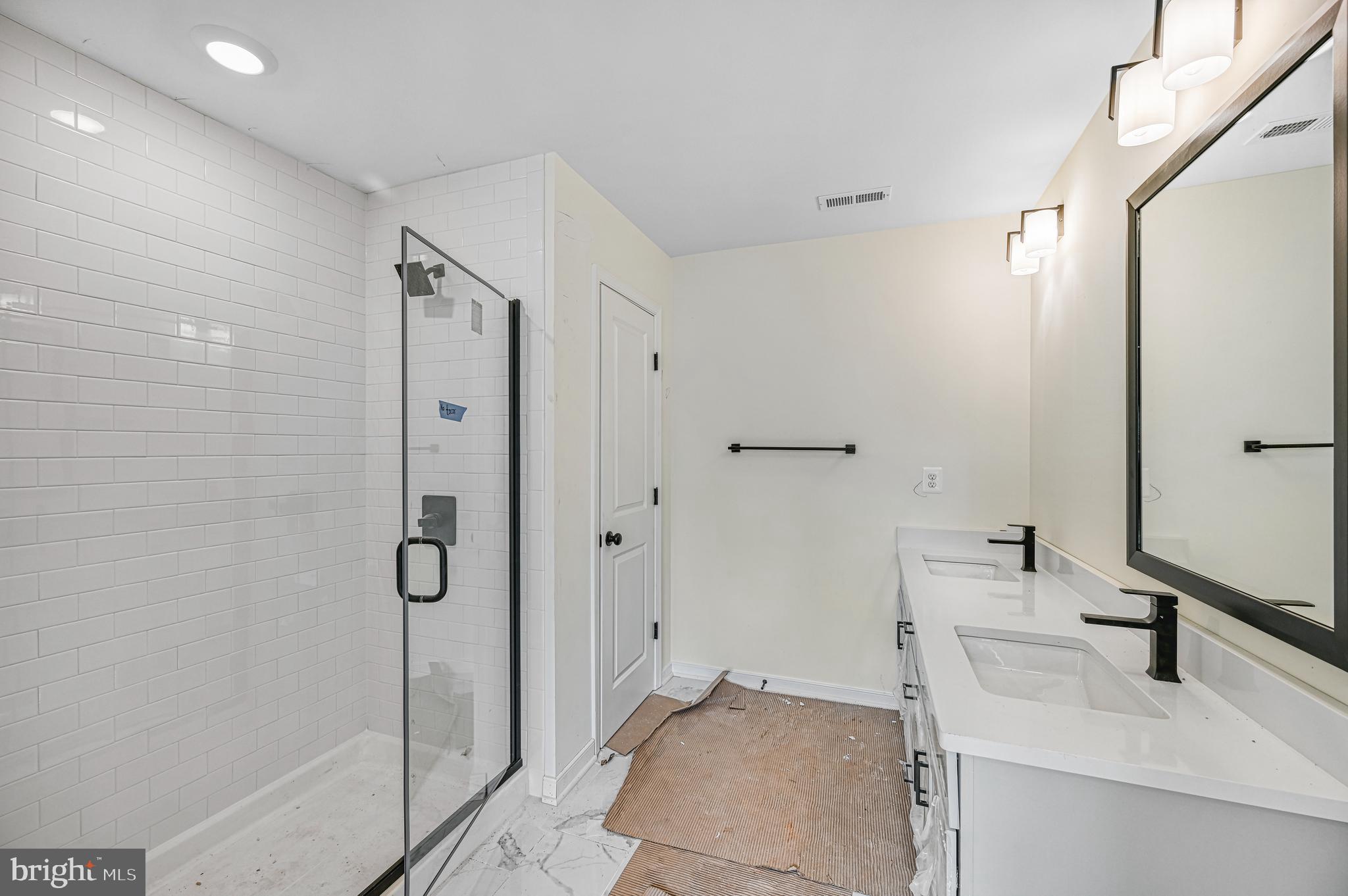 WILDWOOD ON LAKE ANNA - Residential