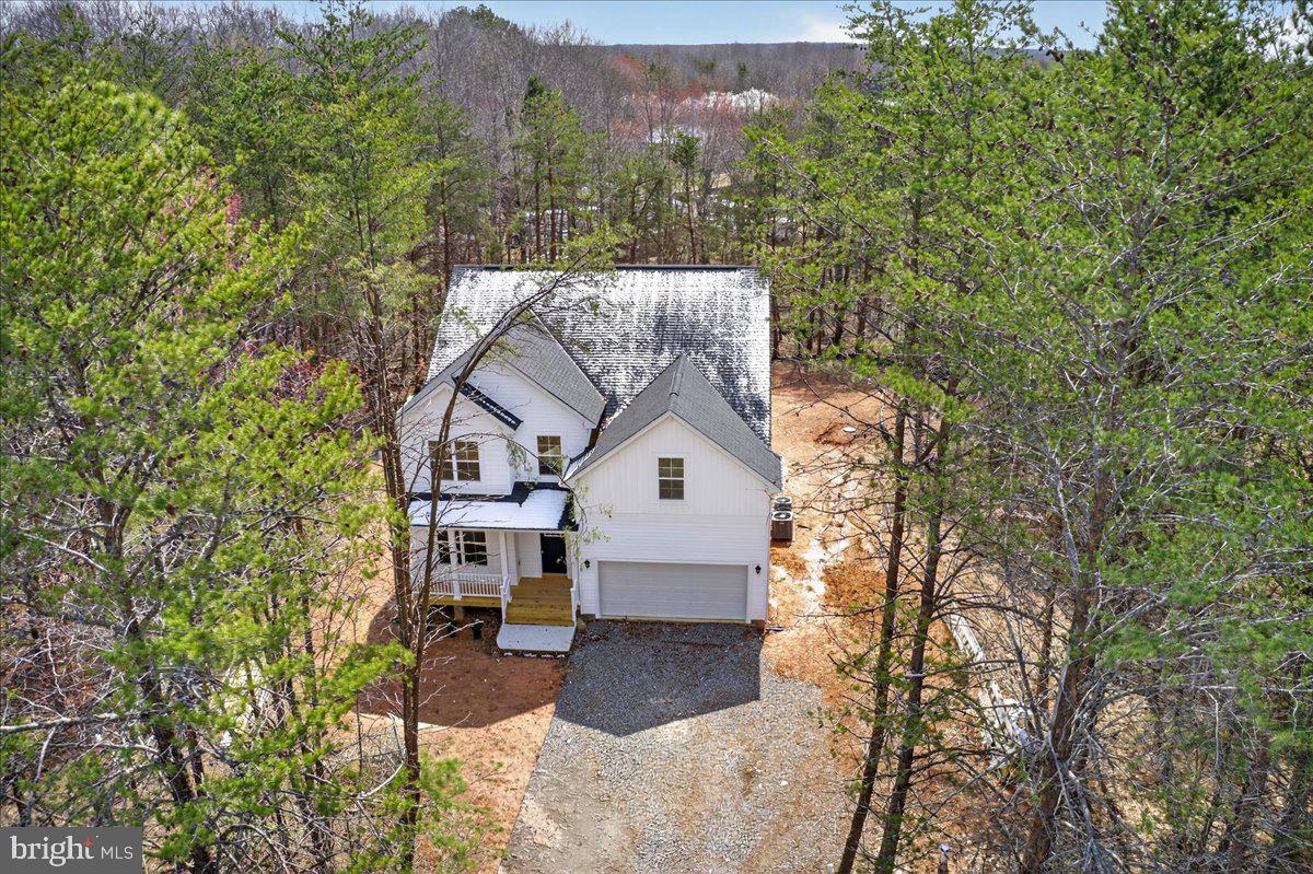 WILDWOOD ON LAKE ANNA - Residential