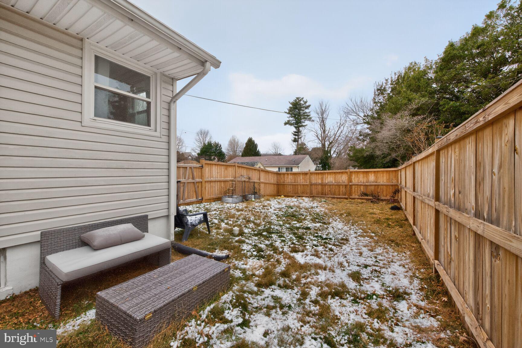 FOUR VIEWS - Residential