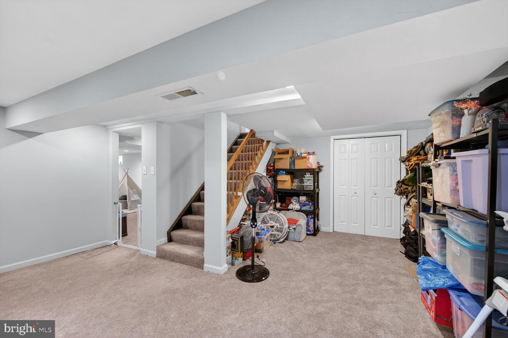 FOUR VIEWS - Residential