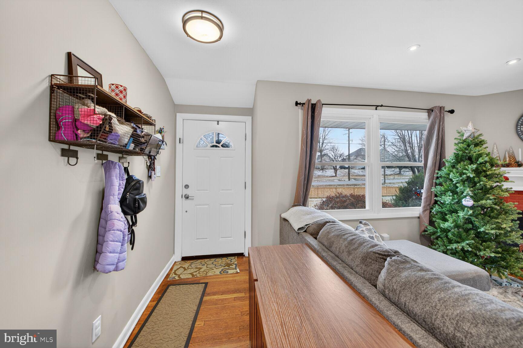 FOUR VIEWS - Residential