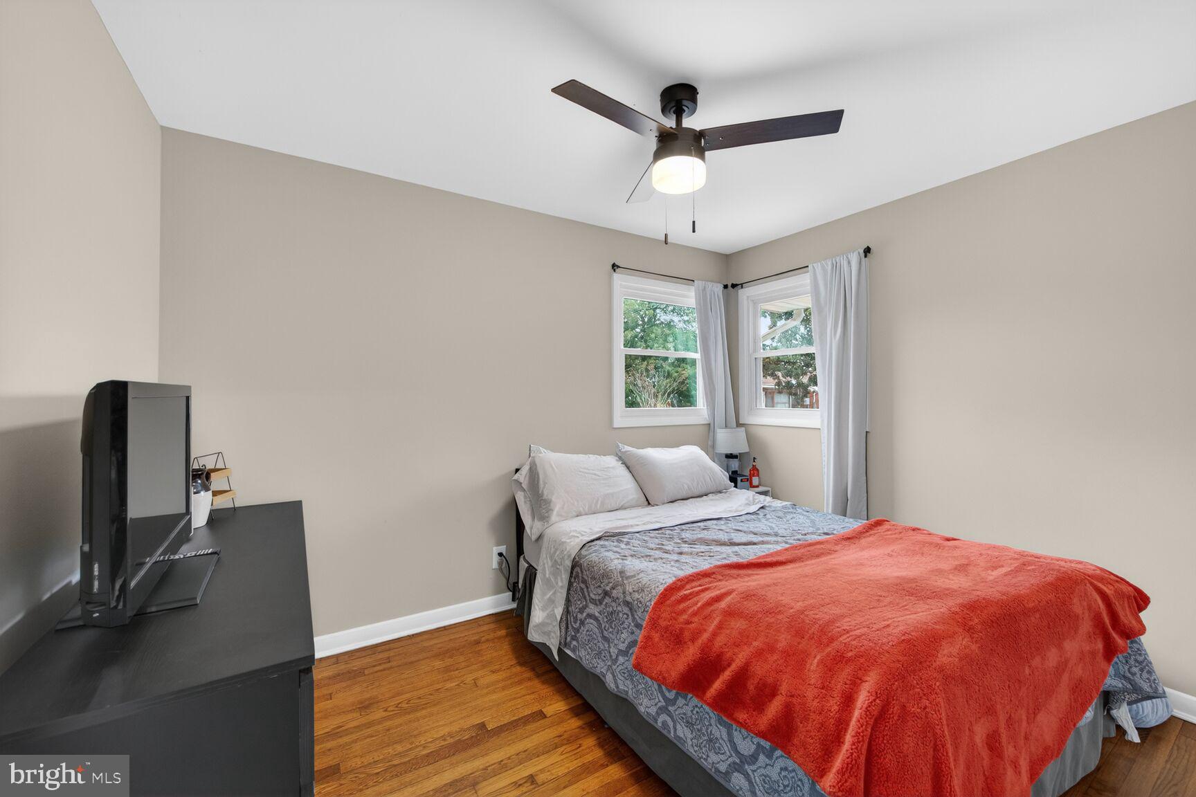 FOUR VIEWS - Residential