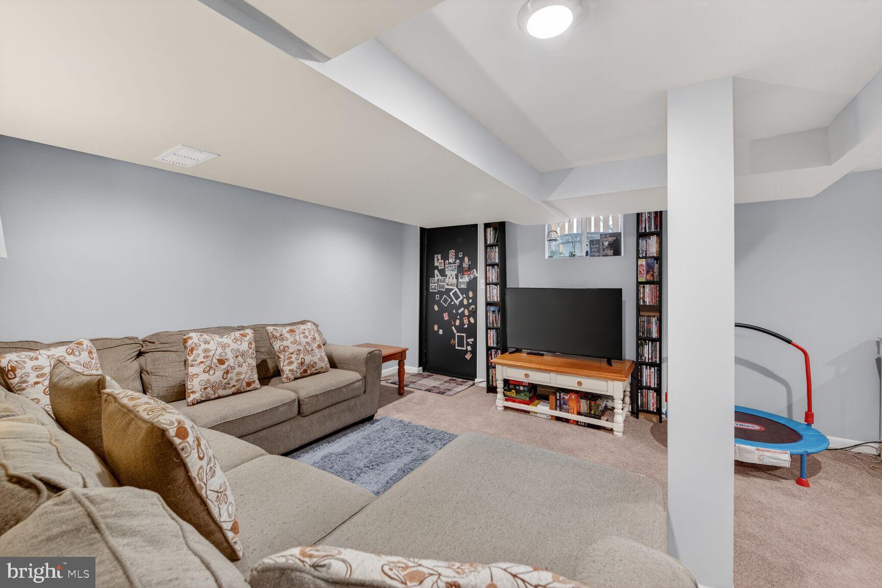 FOUR VIEWS - Residential