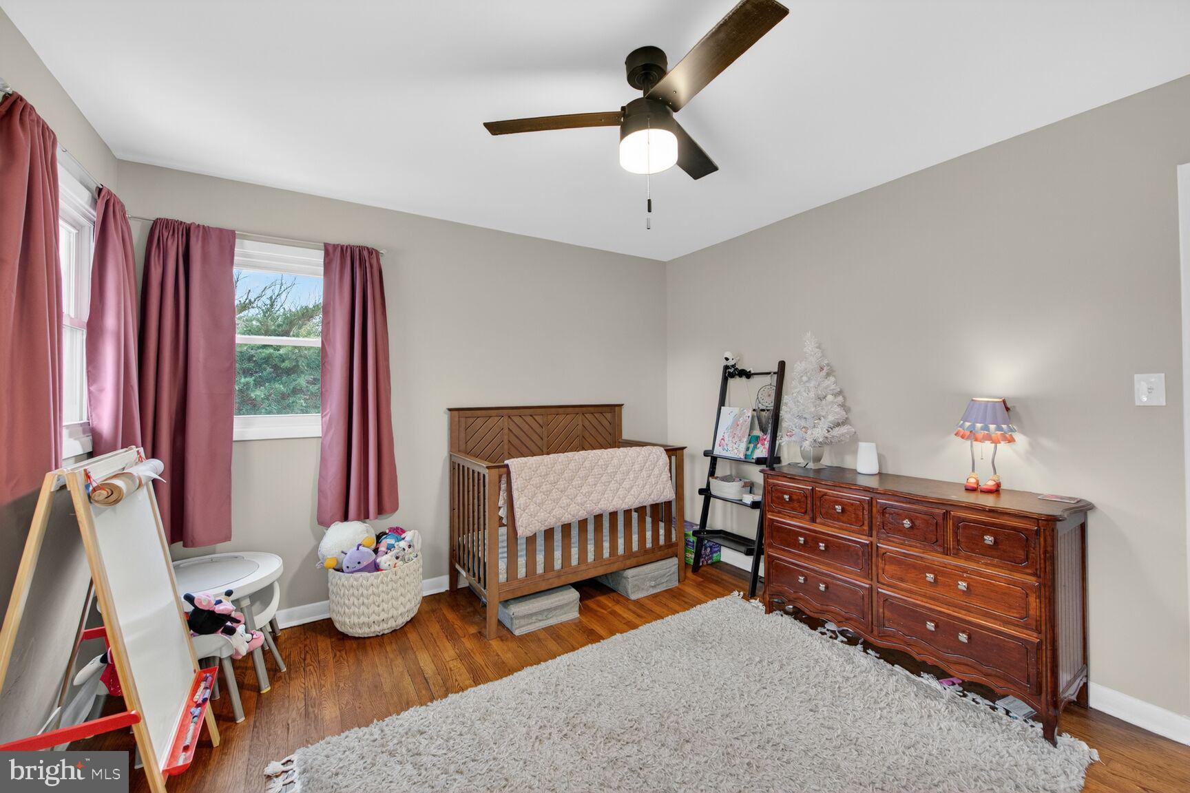 FOUR VIEWS - Residential